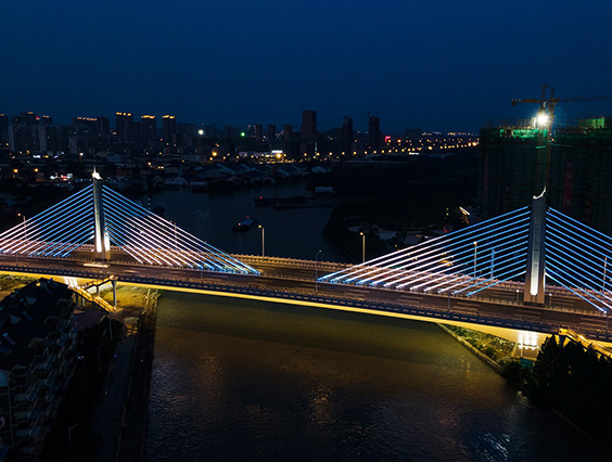 湖州南北大聯(lián)動，長湖申大橋“亮”新裝